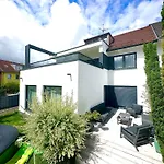 Familienparadis Pool Garten Grill Parkplatz Fitness Tischtennis