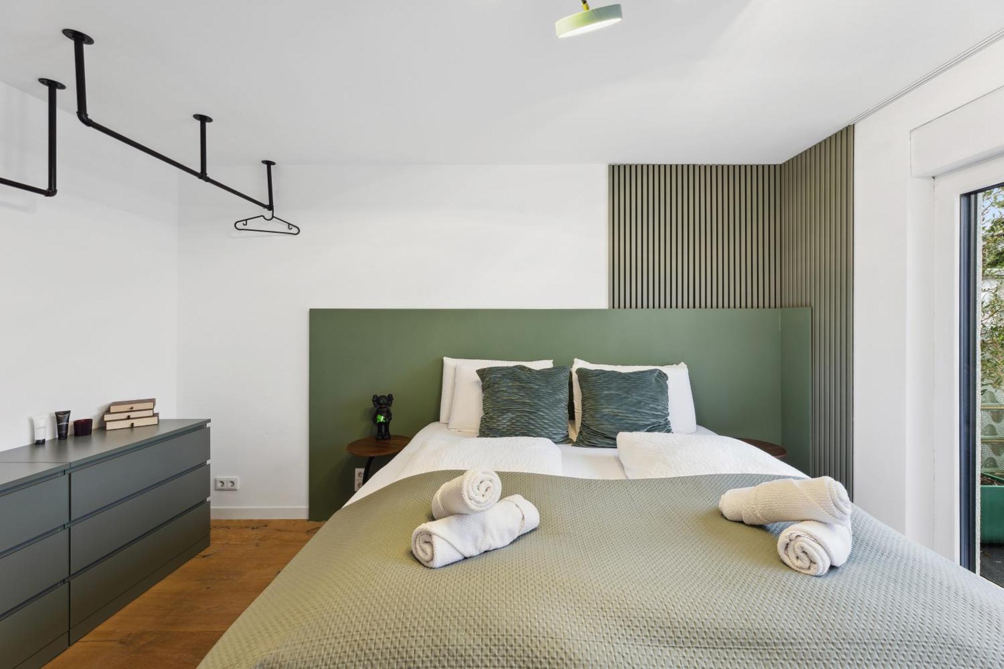Familienparadis Pool Garten Grill Parkplatz Fitness Tischtennis