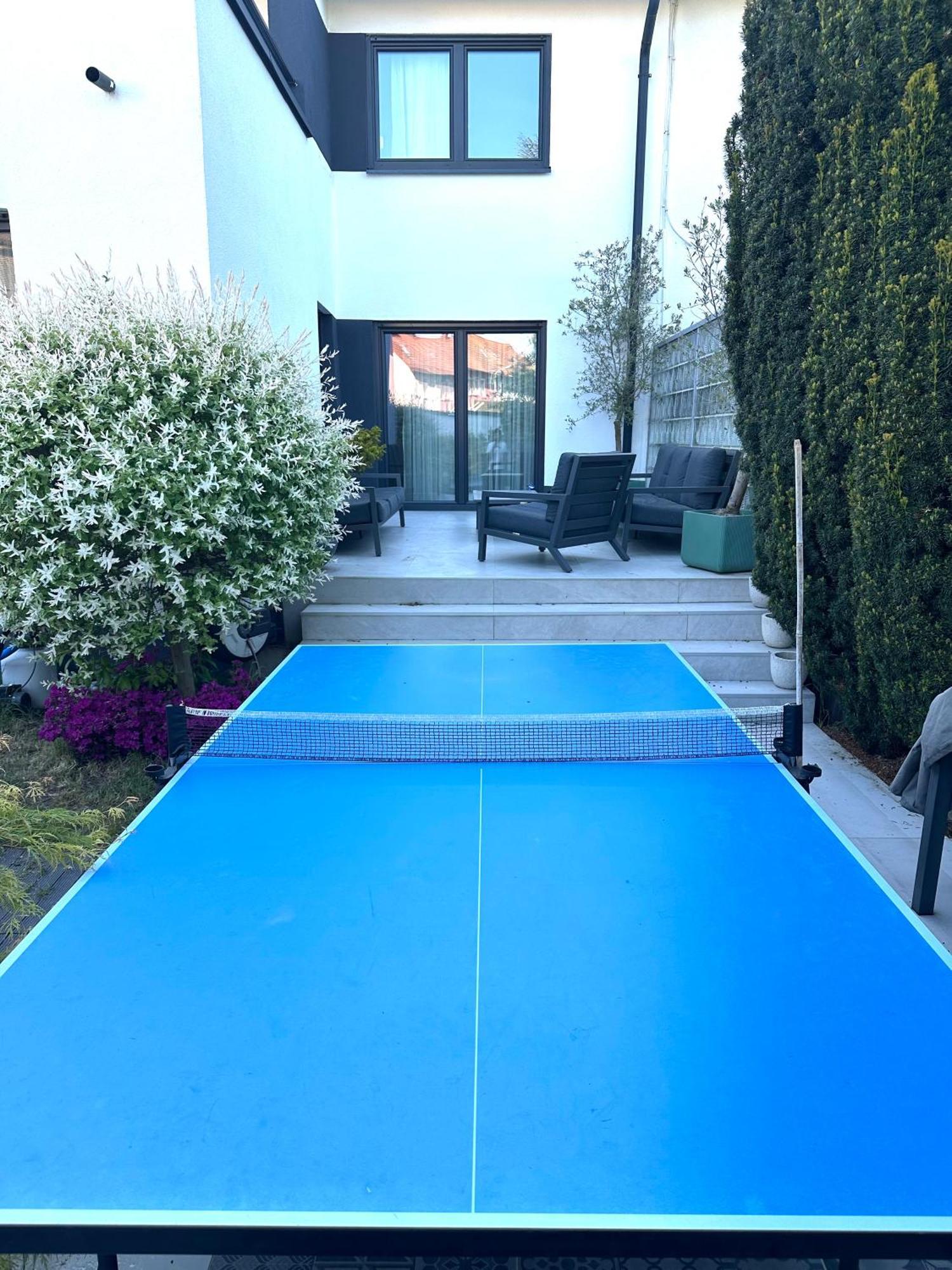 Apartment Familienparadis Pool Garten Grill Parkplatz Fitness Tischtennis